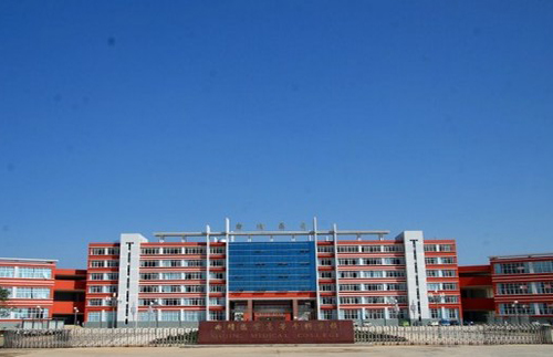 曲靖经开区第三中学无电照明应用 曲靖经开区第三中学无电照明应用